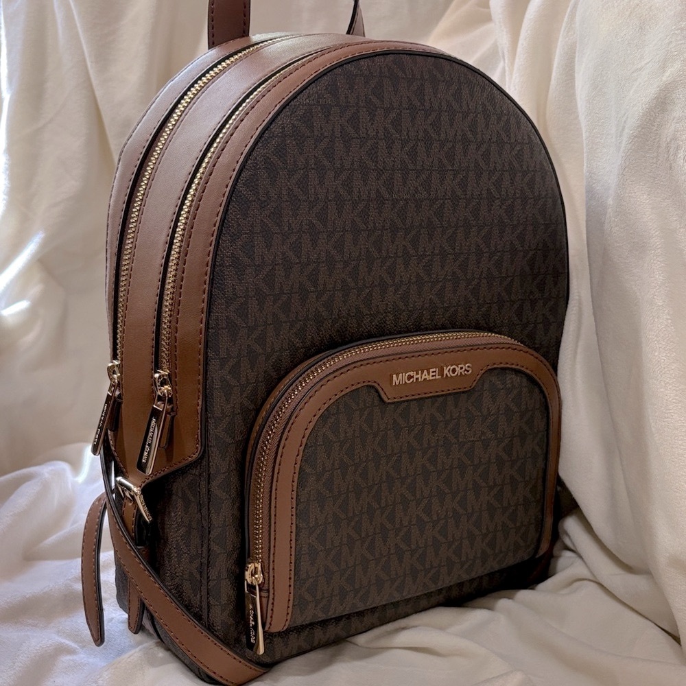 SALE**
Michael Kors Classic Brown Jaycee Medium Backpack
